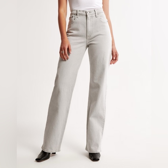 Abercrombie & Fitch High Rise 90s Relaxed Jean - Picture 1 of 11